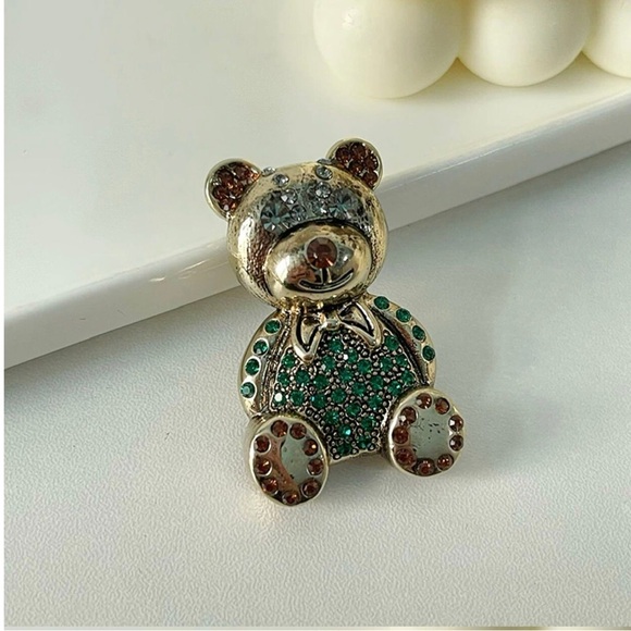 Rhinestone Crystal Bear Brooch - Picture 5 of 6